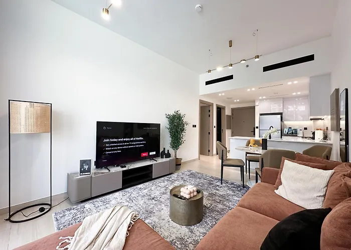 Trophy - Stardust Sanctum Suites W Pool View In Heart Of Jvc