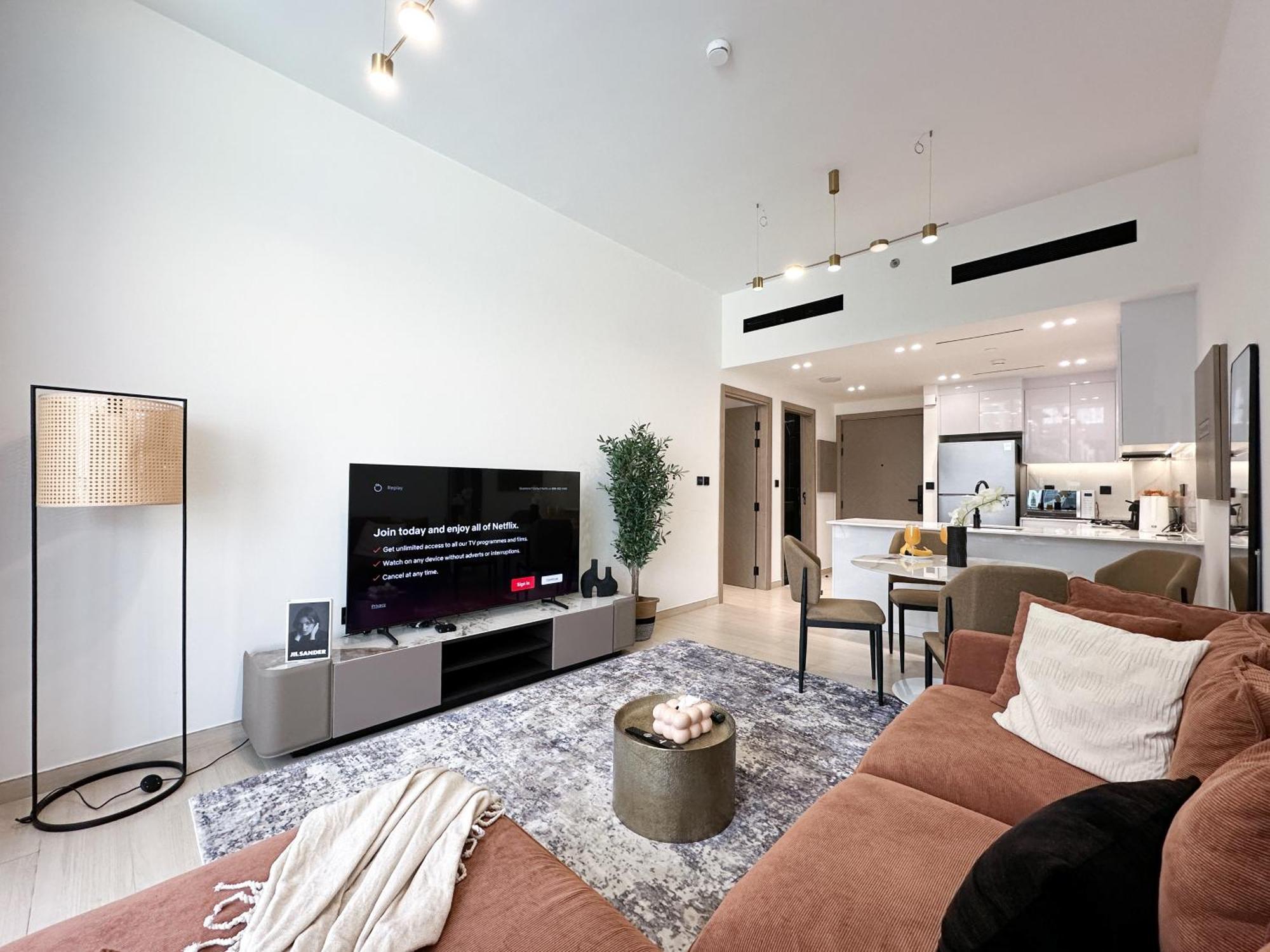 Trophy - Stardust Sanctum W Pool View In Heart Of Jvc Apartment