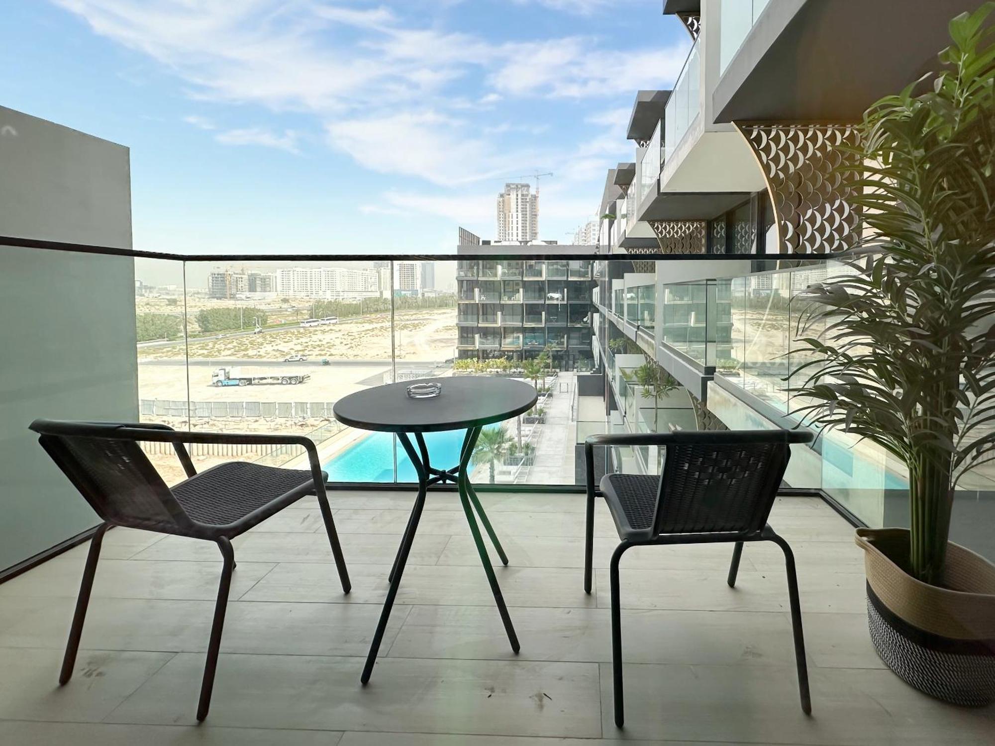 Trophy - Stardust Sanctum W Pool View In Heart Of Jvc Dubai